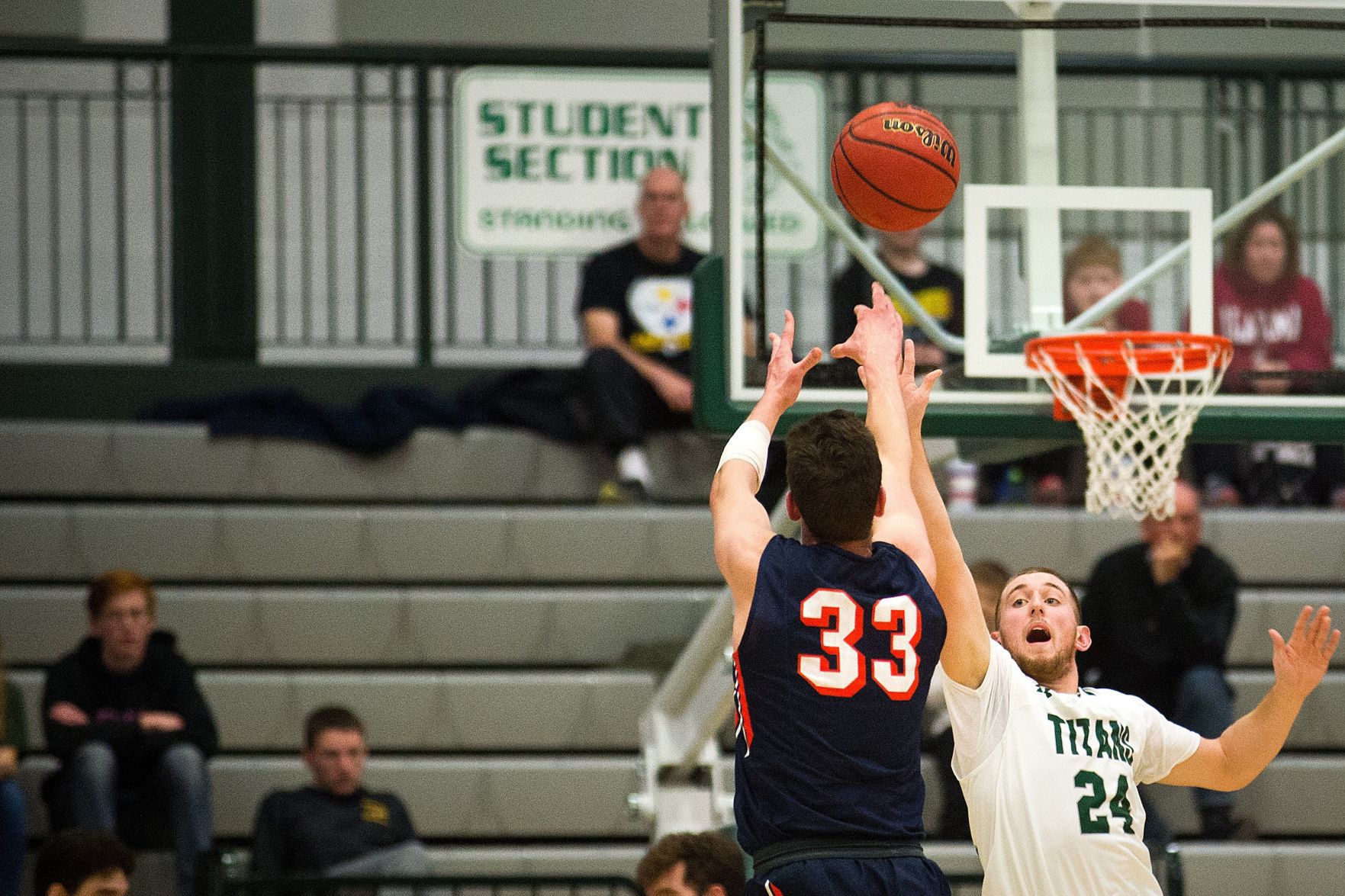 120618-blm-spt-9iwuhoops